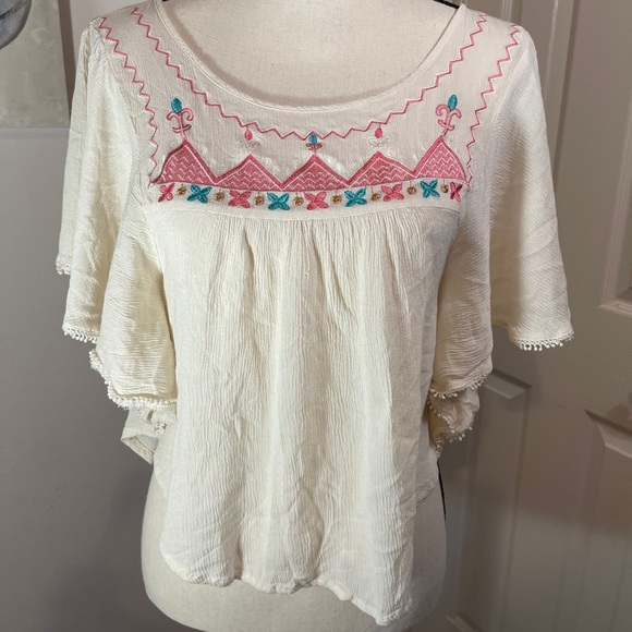 Pastel Embroidery butterfly sleeve top - Picture 1 of 3
